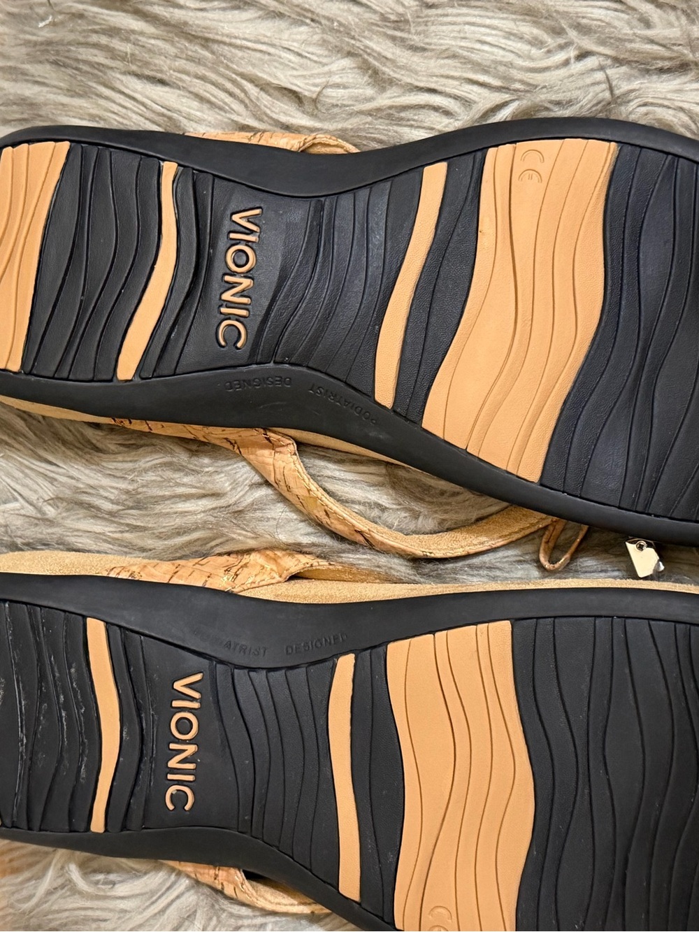 VIONIC Bella II Tan Braided Thong Sandals with Bow Accent - Picture 2 of 3